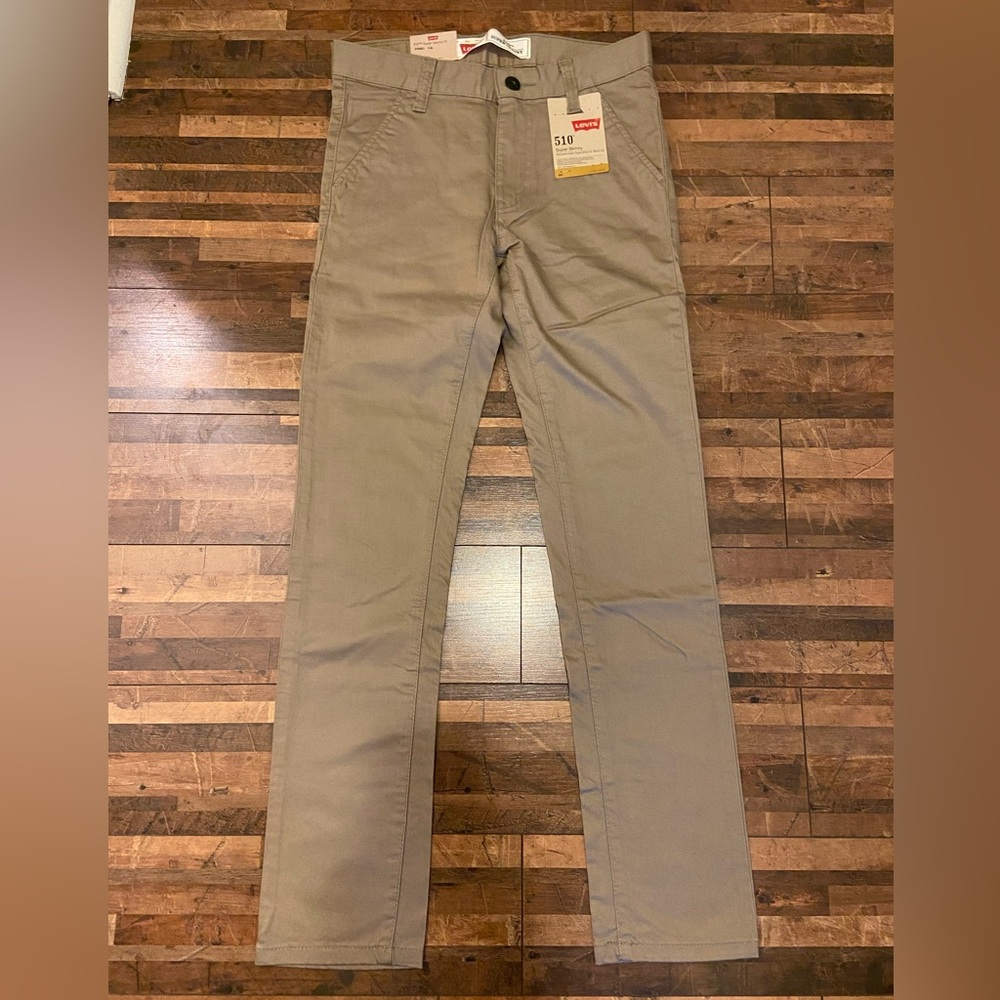 NWT Levi’s 501 Super Skinny in Beige